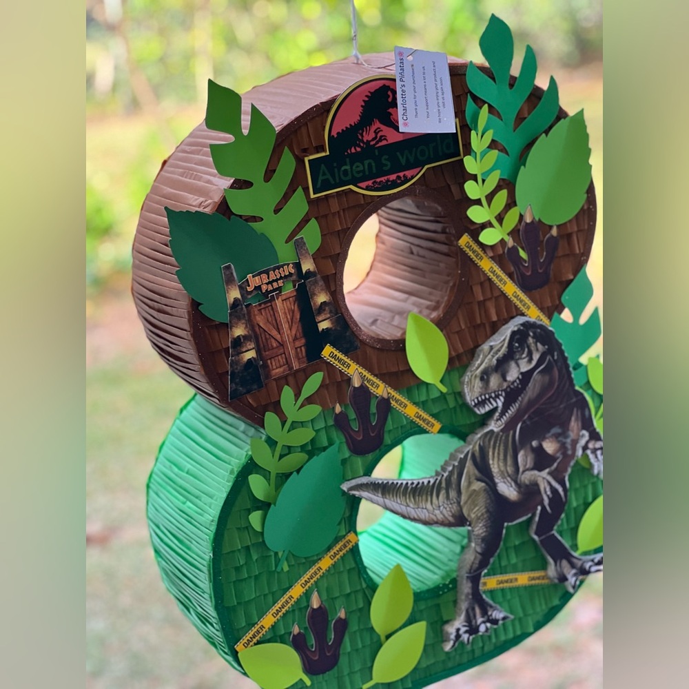 Dinosaur-Themed Party Decoration with Green and Brown Accents - Picture 4 of 10